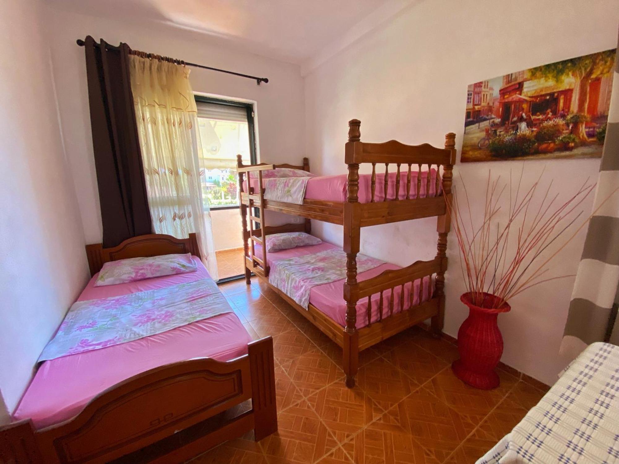 Joni'S Guest House Spille Bagian luar foto