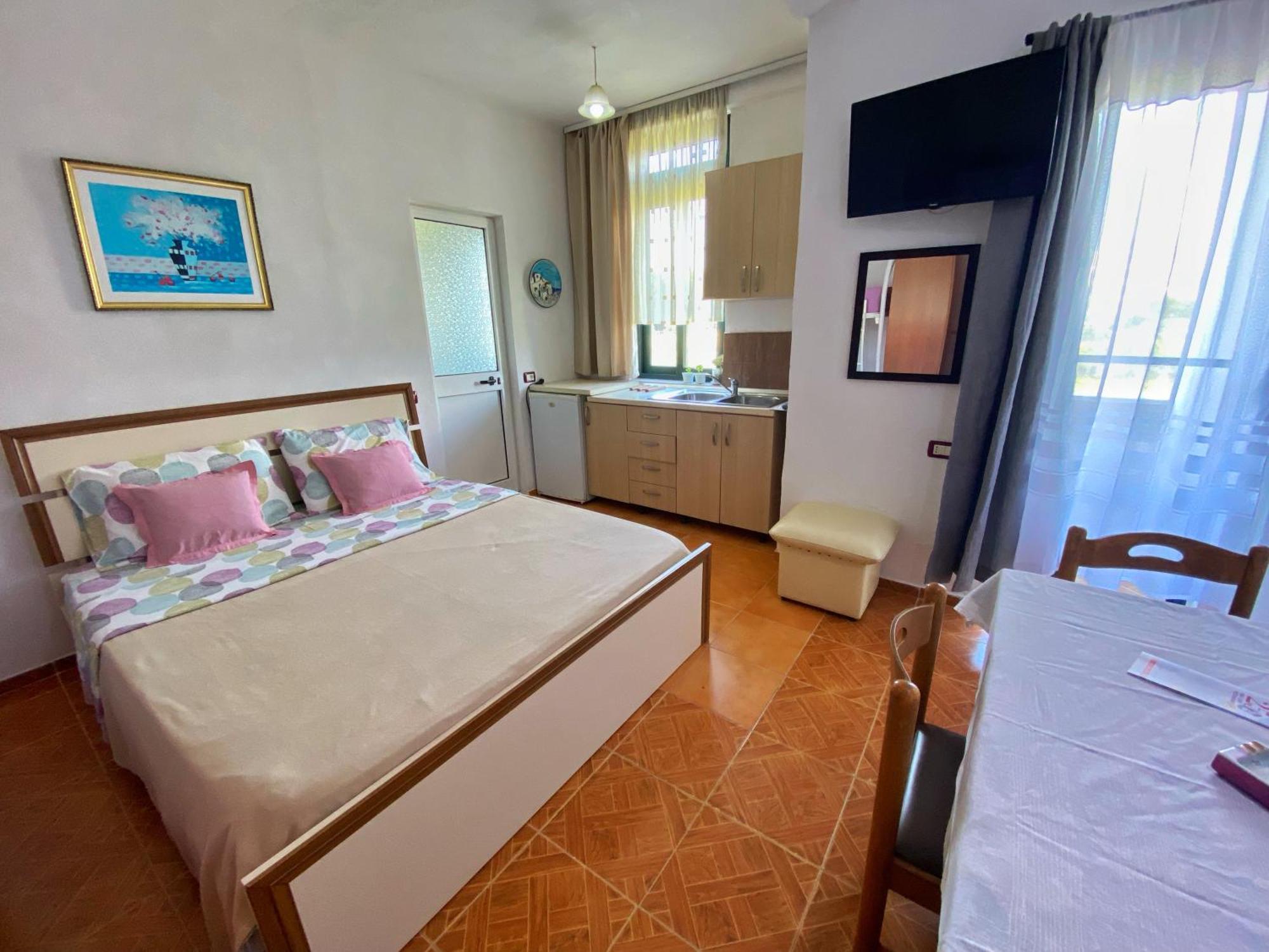 Joni'S Guest House Spille Bagian luar foto